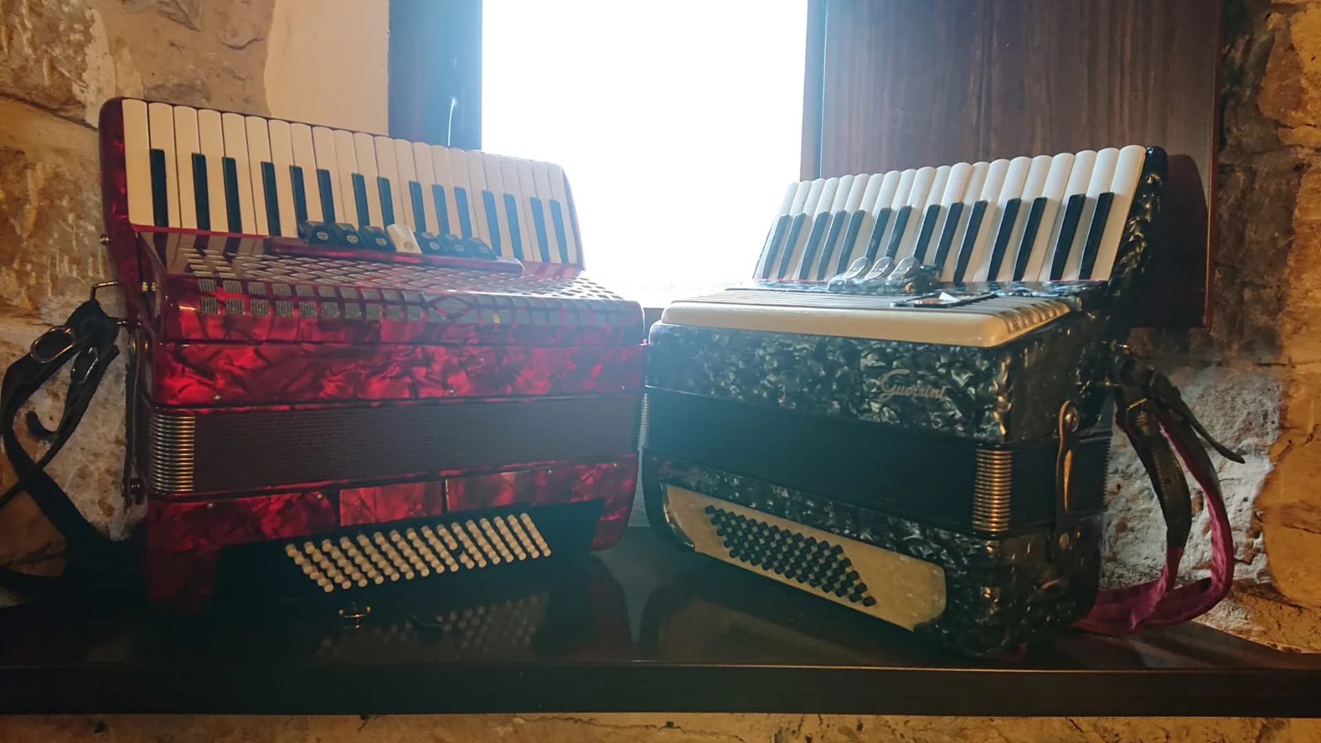 Acordeones musica albergue sansol