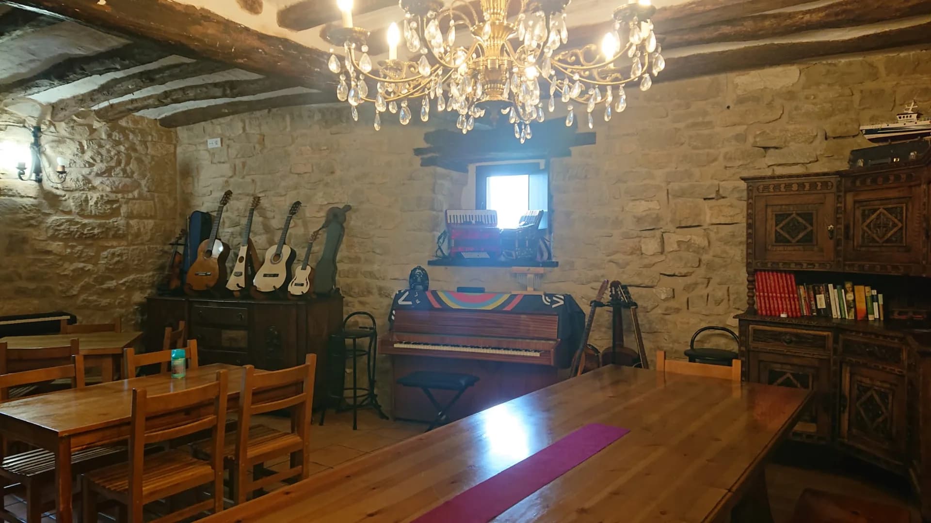 Musica general albergue sansol