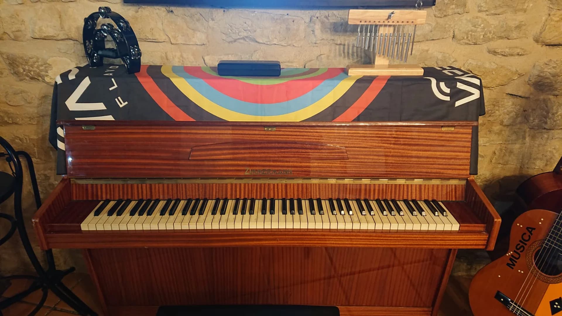 Musica piano albergue sansol